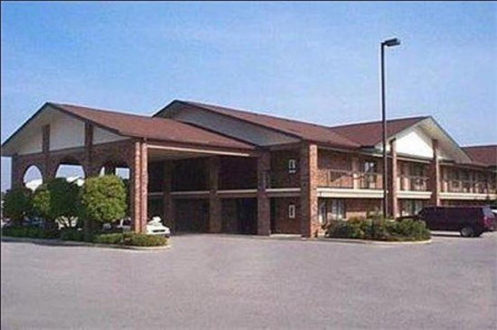 Inn Of Clanton Exteriör bild